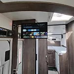 Komfortowy Kamper Na 4 Osoby Benimar Tessoro 463 אתר קמפינג Laziska (Boleslawiec)