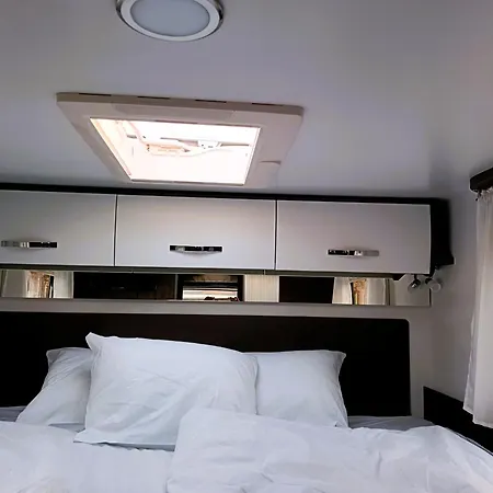 Kamp alanı Komfortowy Kamper Na 4 Osoby Benimar Tessoro 463 *