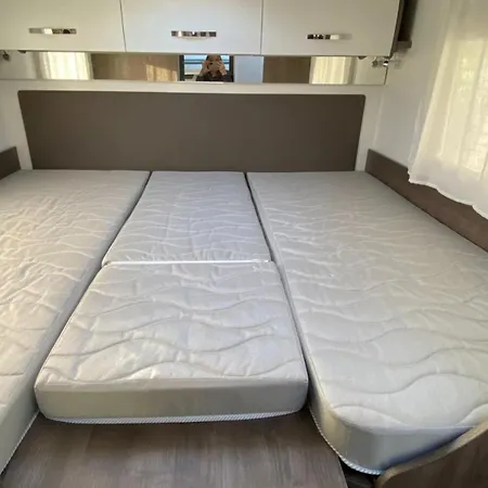 Komfortowy Kamper Na 4 Osoby Benimar Tessoro 463 Kamp alanı *