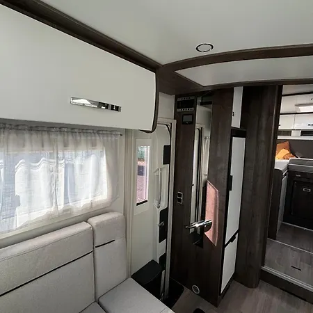 Komfortowy Kamper Na 4 Osoby Benimar Tessoro 463 Camping *