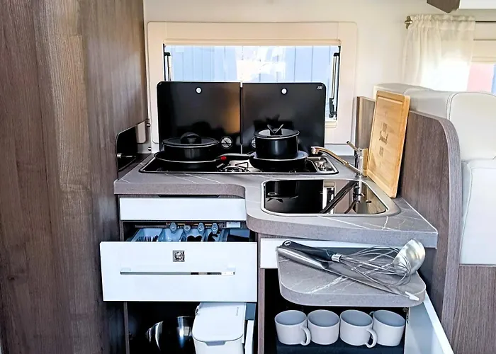 Komfortowy Kamper Na 4 Osoby Benimar Tessoro 463 Camping Laziska (Boleslawiec)