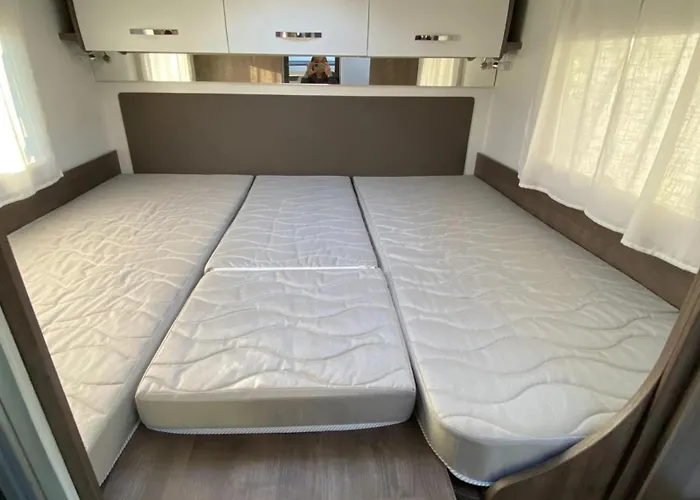 Komfortowy Kamper Na 4 Osoby Benimar Tessoro 463 Camping *