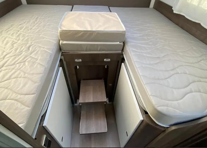 Komfortowy Kamper Na 4 Osoby Benimar Tessoro 463 Laziska (Boleslawiec)