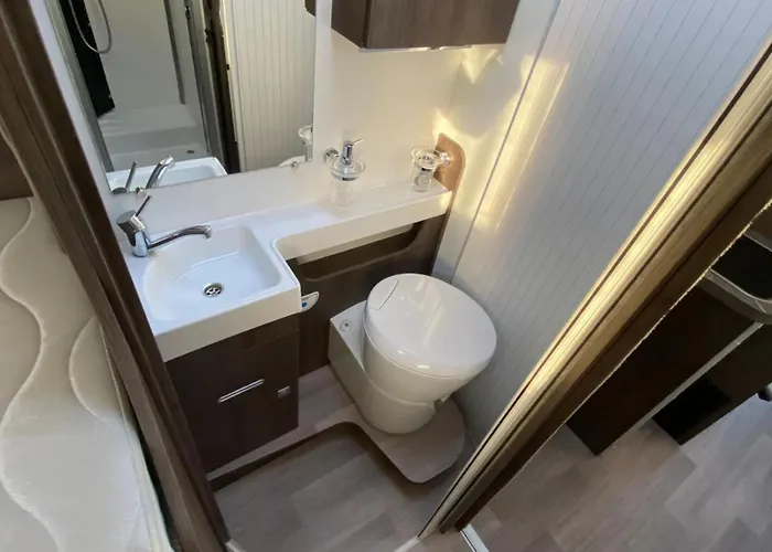 Komfortowy Kamper Na 4 Osoby Benimar Tessoro 463 Laziska (Boleslawiec)