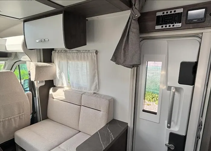 Camping Komfortowy Kamper Na 4 Osoby Benimar Tessoro 463