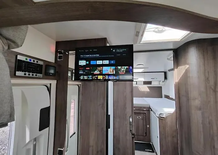 Komfortowy Kamper Na 4 Osoby Benimar Tessoro 463 Kemp Laziska (Boleslawiec)