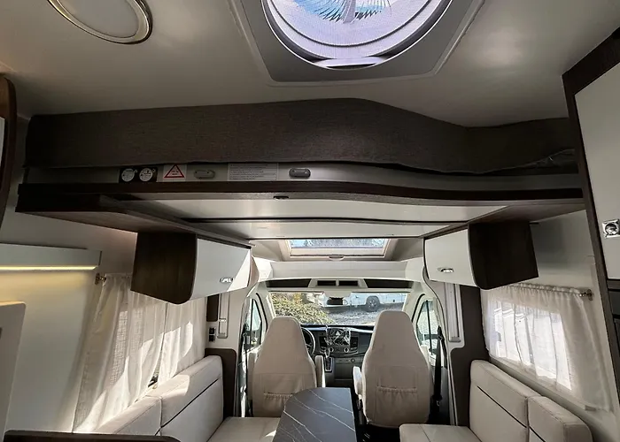 Kemp Komfortowy Kamper Na 4 Osoby Benimar Tessoro 463 Laziska (Boleslawiec)